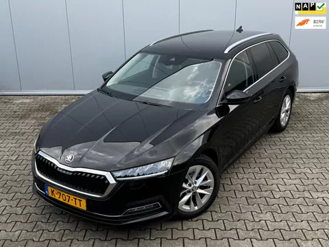 Skoda Octavia Combi 1.0 e-TSI BUSINESS TREKHAAK STOELVERWARMING RIJKLAAR NAP CARPLAY DEALER ONDERHOUDEN Skoda Octavia Combi 1.0 e-TSI BUSINESS TREKHAAK STOELVERWARMING RIJKLAAR NAP CARPLAY DEALER ONDERHOUDEN
